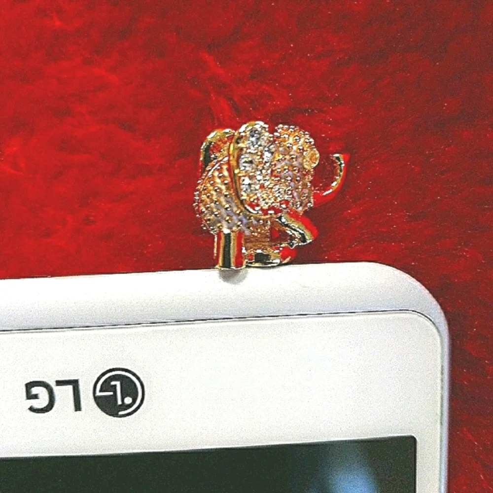 Elephant Cellphone dust plug